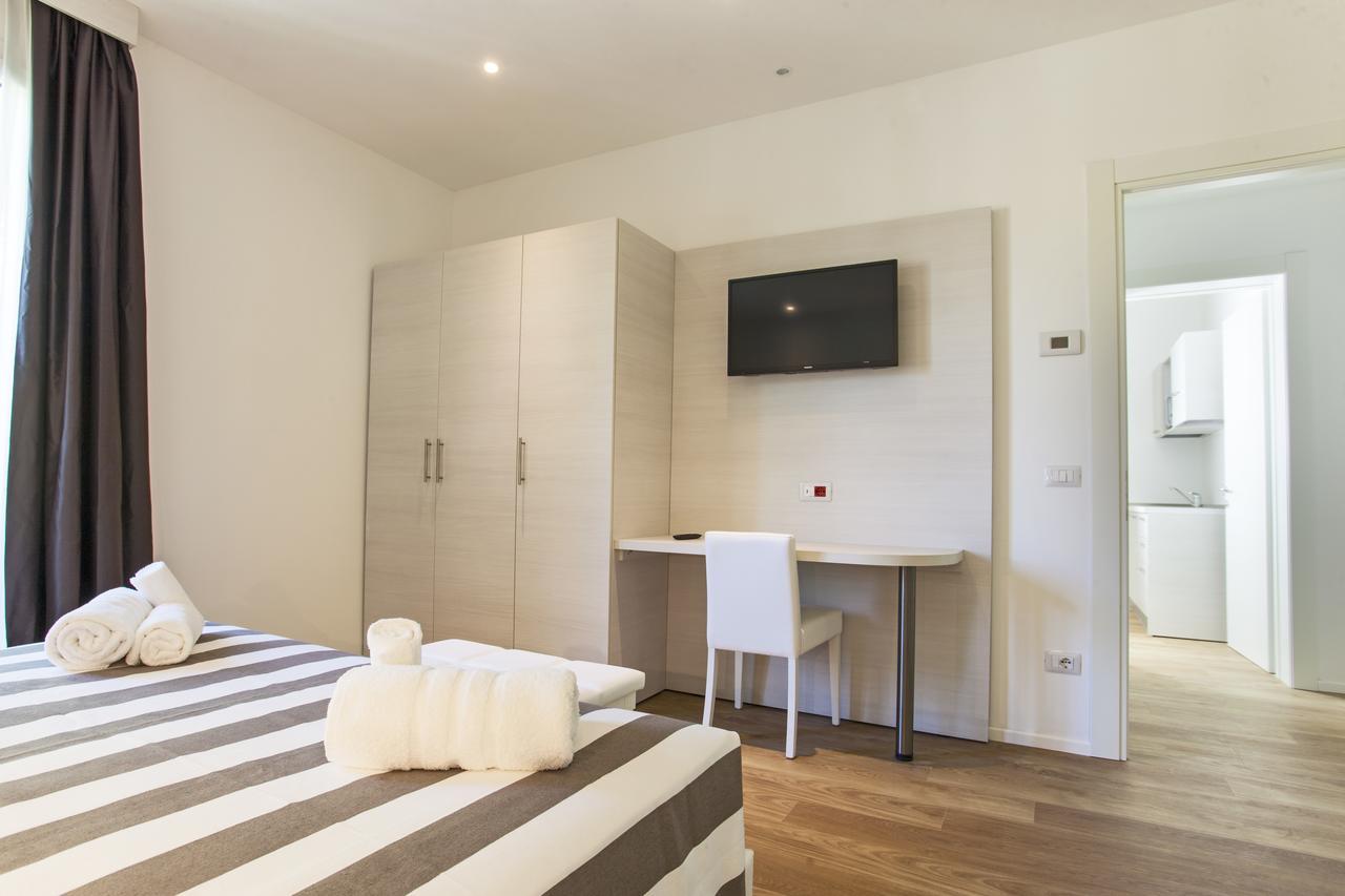 Hotel Houston Suites ริมินี ภายนอก รูปภาพ