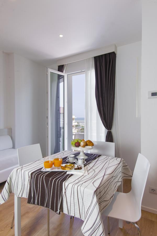 Hotel Houston Suites ริมินี ภายนอก รูปภาพ