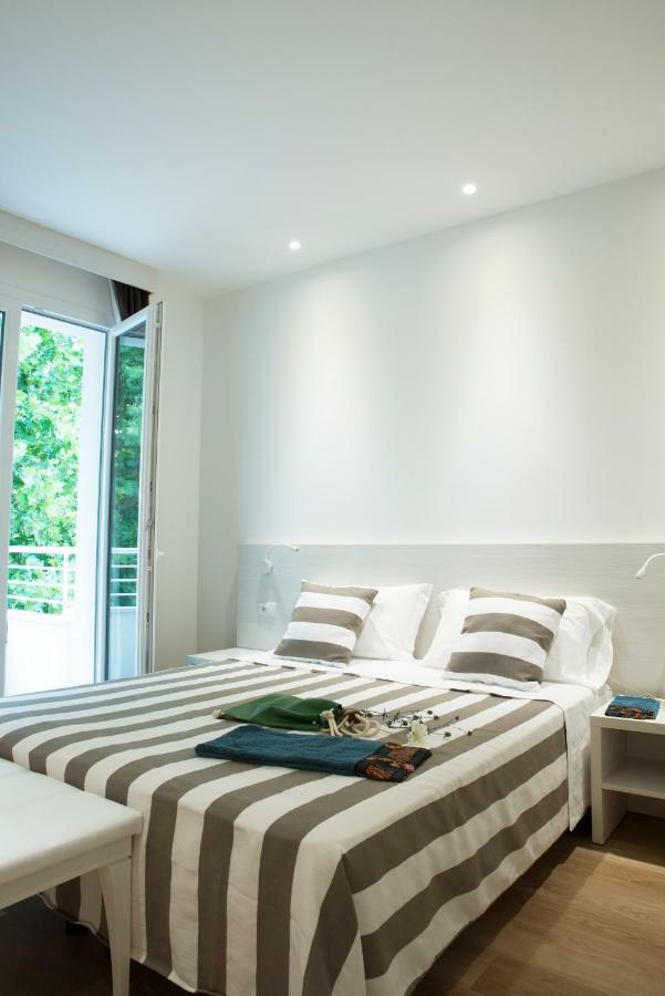 Hotel Houston Suites ริมินี ภายนอก รูปภาพ
