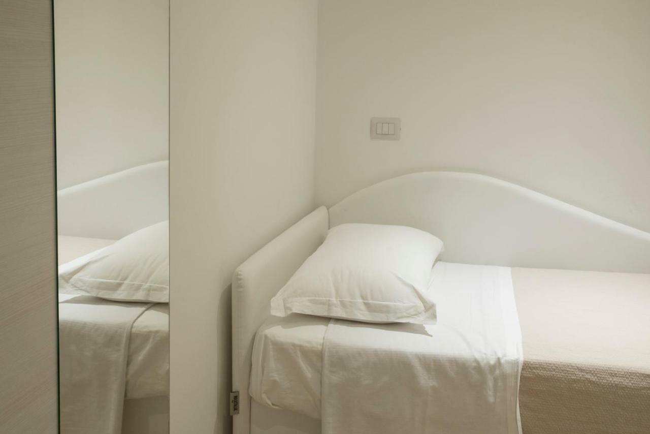 Hotel Houston Suites ริมินี ภายนอก รูปภาพ
