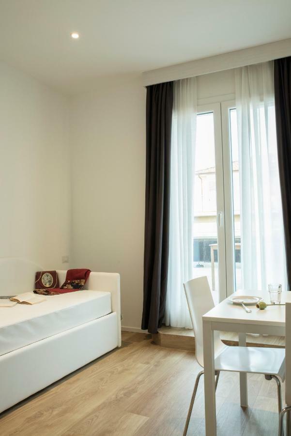 Hotel Houston Suites ริมินี ภายนอก รูปภาพ